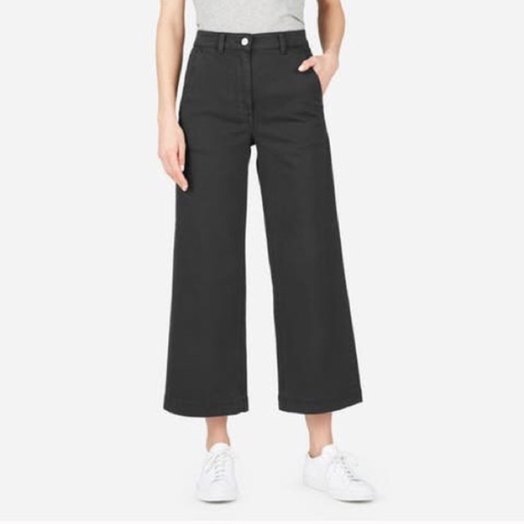 ISO everlane wide leg crop pants in size 0!